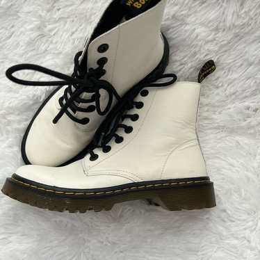 Dr. Martens boots Luana