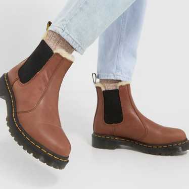 Dr Martens 2976 Leonore Chelsea Boots