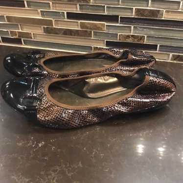 Tahari faux snake skin patent brown flat