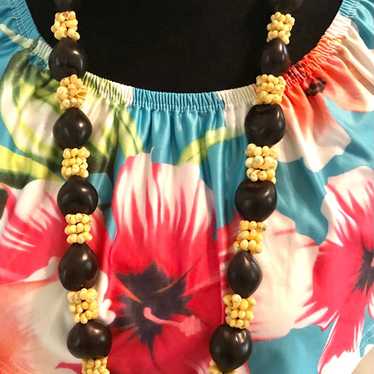 Black Kukui Nut & Yellow Mongo Shells Hawaiian Lei