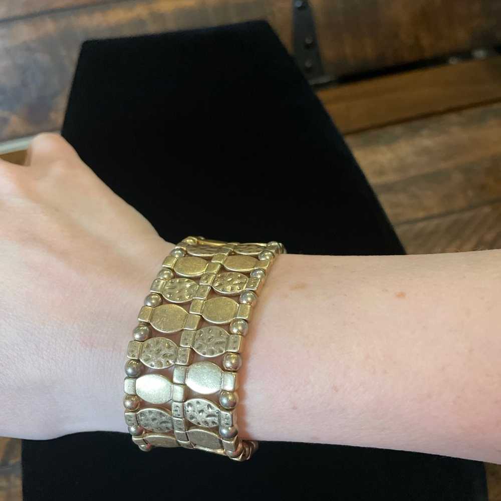 Beautiful Vintage Gold Tone Stretch Bracelet - image 2