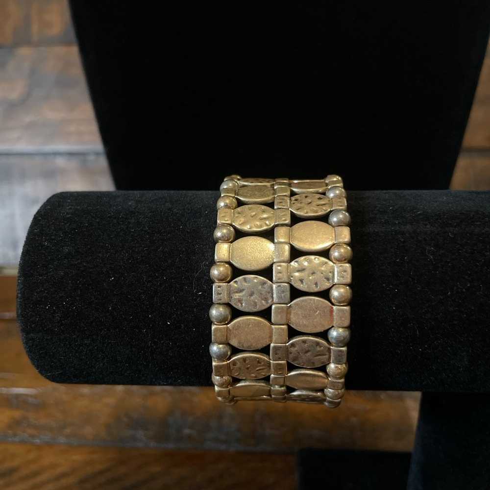 Beautiful Vintage Gold Tone Stretch Bracelet - image 5