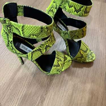 Steve Madden  green snakeskin heels