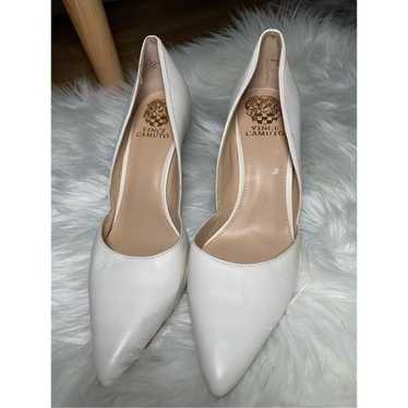 Vince camuto white pumps size 8