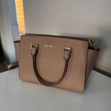 Michael kors purse, beige