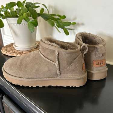 Like new UGG Ultra Mini Antelope Size 6