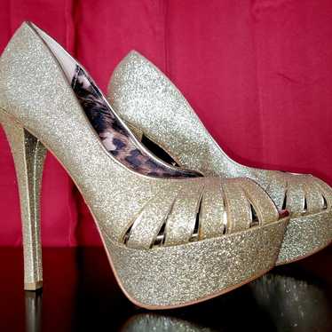 Gold sparkle peep toe