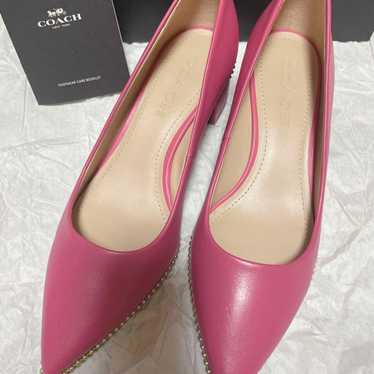 Coach pumps, size 7 (24 cm)