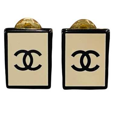 CHANEL Coco Mark Bicolor Square Earrings a_060