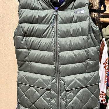 women’s north face vest nwot