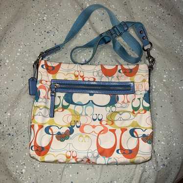 Vintage Coach Crossbody. In great used condition.