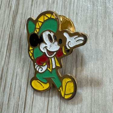 RARE Vintage 1980s Mickey Mouse Epcot Internationa