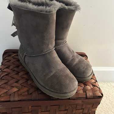 Women’s size 7 Bailey Bow Ugg