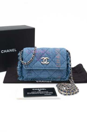ロゴバッチが可愛さアップ♡【CHANEL】CCプリントデニム Chanel cc logo denim - Gem