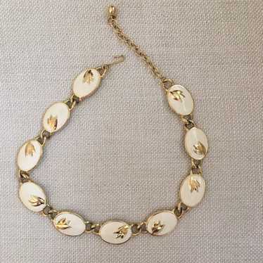 Costume jewelry necklace