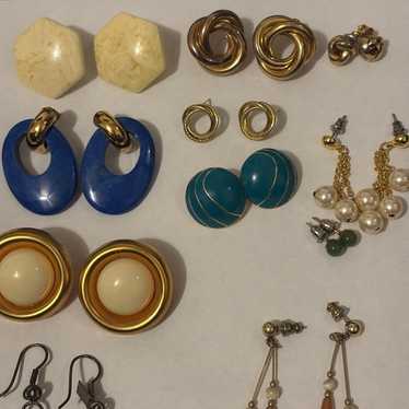 Lot of Vintage Earrings LOT