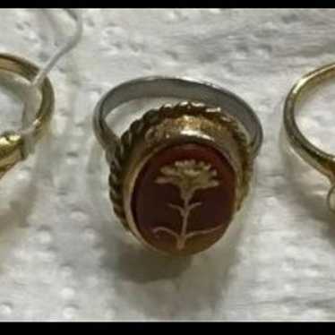 Vintage lot of ladies rings