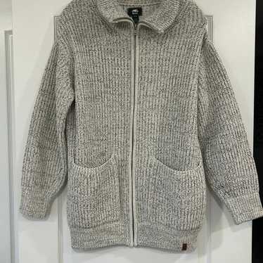 NWOT Roots Woman’s Long Zip Up Sweater