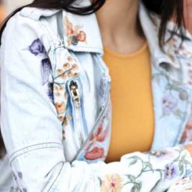 BLANK NYC FLORAL EMBROIDERED DENIM JACKET