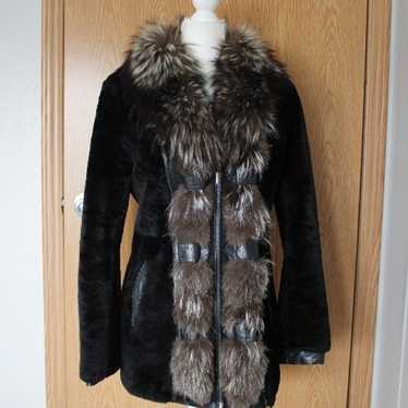 #322 Faux fur/fox fur coat