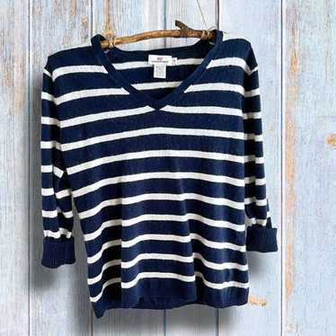 Vintage Vines V-Neck Nautical Style Sweater - Wome