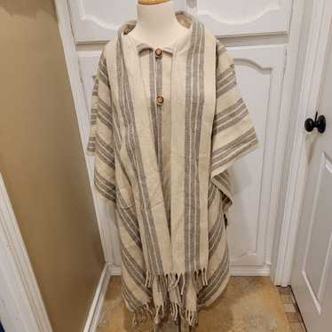 Vintage 100% wool poncho/cape