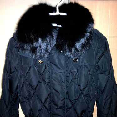 Black quilted down jacket with fur trim