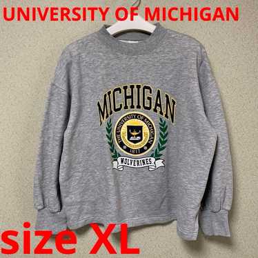 UNIVERSITY OF MICHIGAN sweatshirt