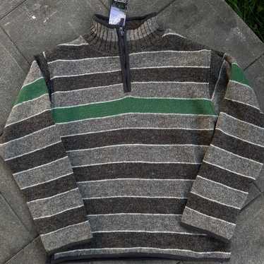 VINTAGE LAUNDROMAT BLACK AND GREEN SWEATER SZ LARG