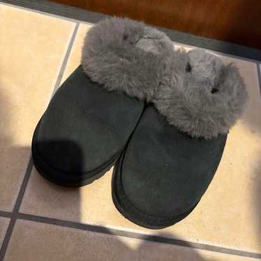 UGG Slip-On