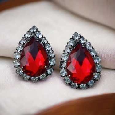 Vintage 50s red rhinestone earrings