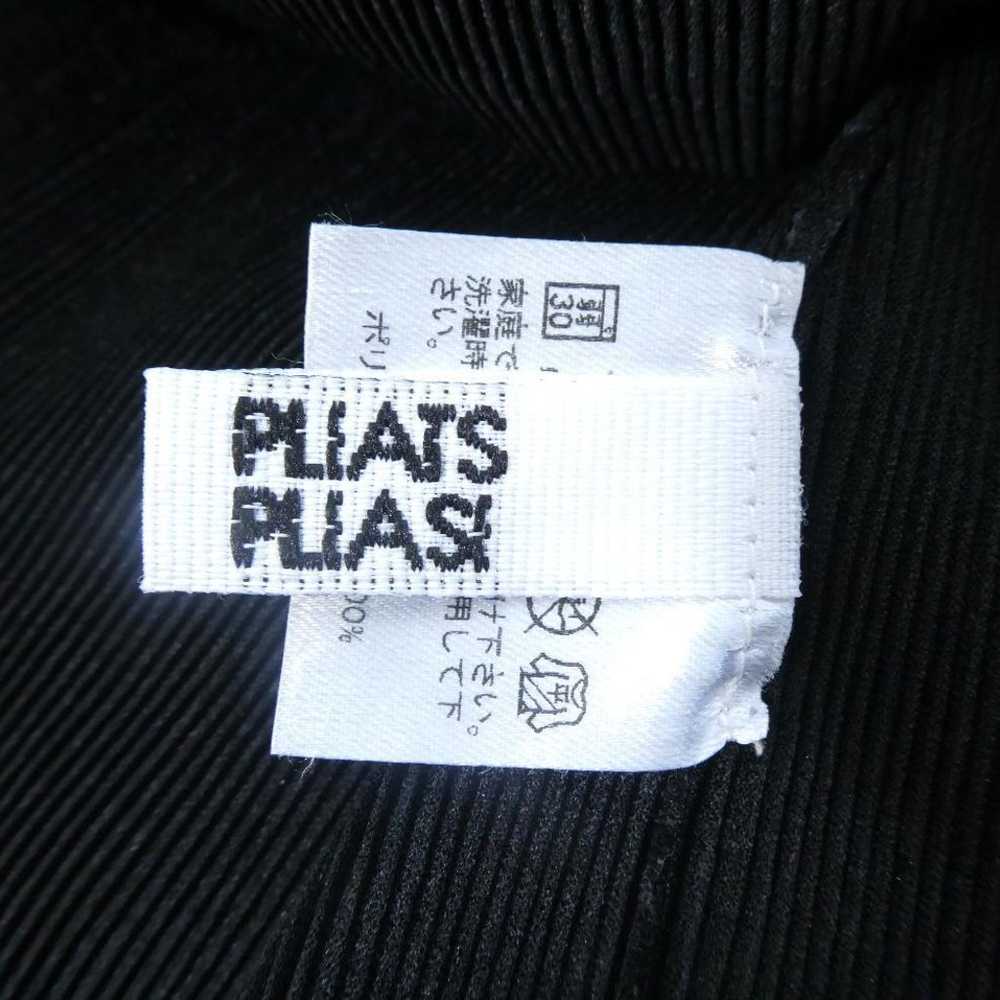 Mint condition Pleats Please by Issey Miyake V-ne… - image 10