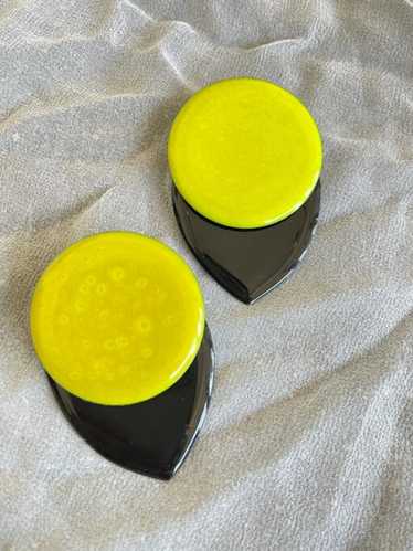 Vintage 70s Yellow and Black Enamel Earrings