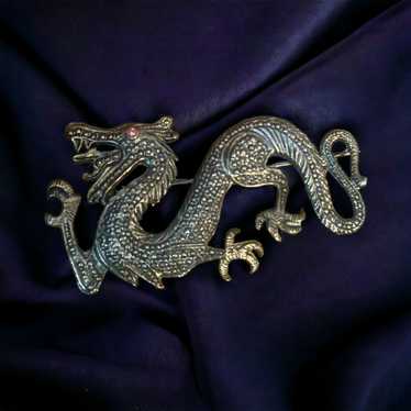 翡翠 アンティークビーズ 龍 ドラゴン 彫刻 vintage ブローチ h34 翡翠 アンティークビーズ 龍 ドラゴン 彫刻 vintage ブローチ