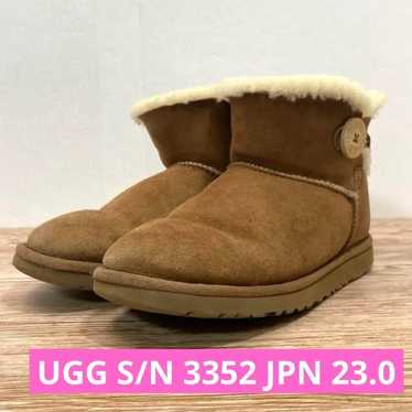 UGG Australia S/N 3352