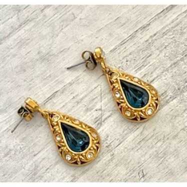 Avon vintage blue rhinestone gold tone drop earrin