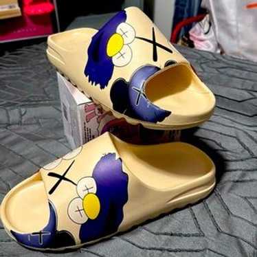 New In Pack! Elmo Memory Foam Slides - image 1