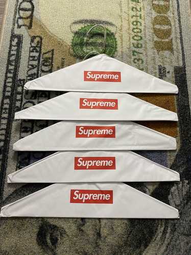 Supreme Supreme Box Logo Wire Hangers (Pack of 5)