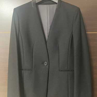 Excellent condition NOLLEYS collarless jacket in b