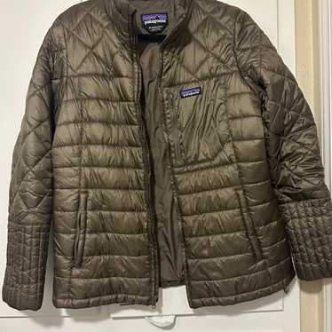 Patagonia puff jacket