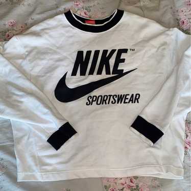 Vintage Nike Sportswear Sweatshirt