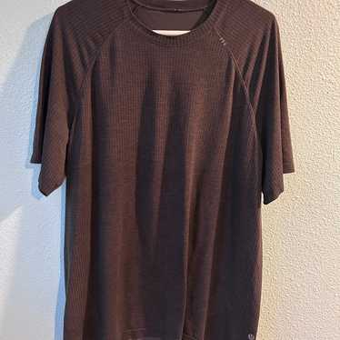 Men’s Lululemon shirt size XL