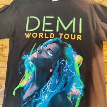 Demi Lovato world tour tshirt