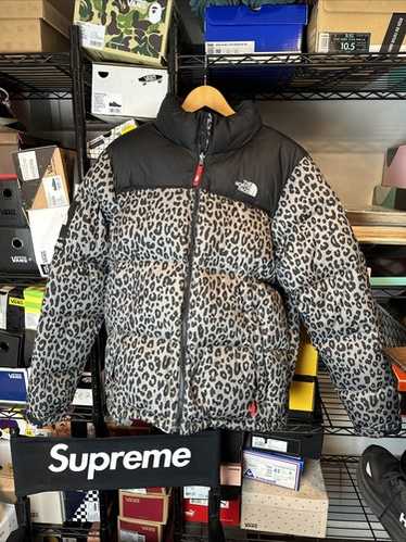 3*0様 Supreme The North Face Leopard ヌプシ The Supreme x The North Face Leopard Nuptse Jacket, released