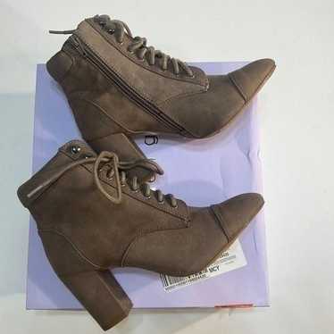 NWT Madden girl Justine lace up boot with full len