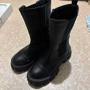 Black long boots with zipper