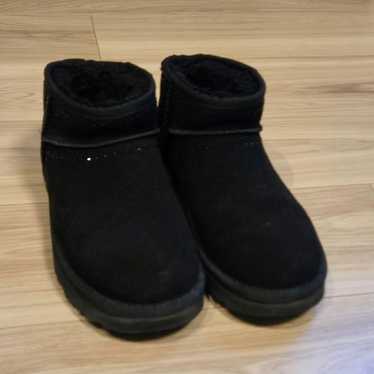 UGG Ultra Mini Black 23cm