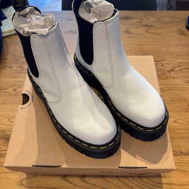 Dr. Martens Side Gore Boots