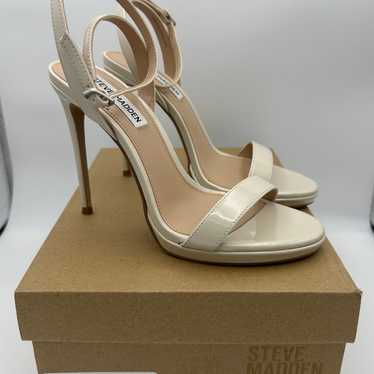 EXCELLENT CONDITION Steve Madden bone wafer women’