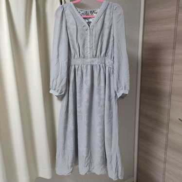 Light gray long-sleeve long dress